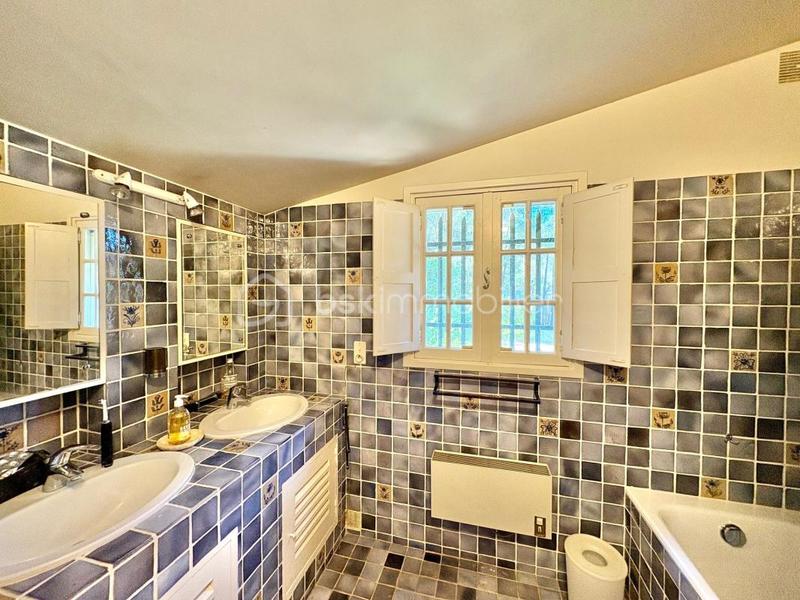 Mas - 145 m² - 5 pièces