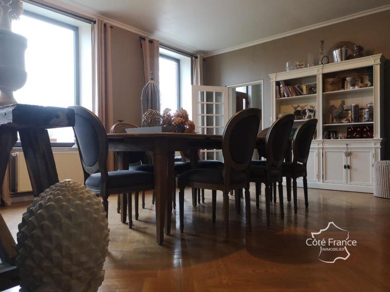 Maison - 210 m² - 10 pièces