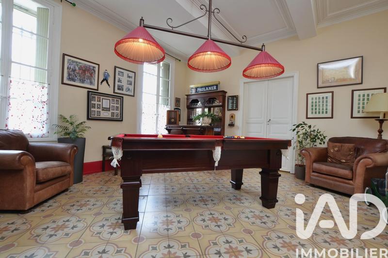 Maison - 430 m² - 12 pièces