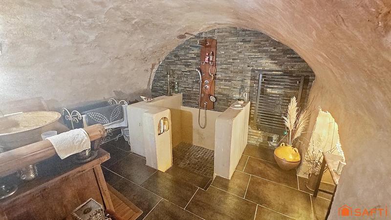 Maison - 284 m² - 9 pièces