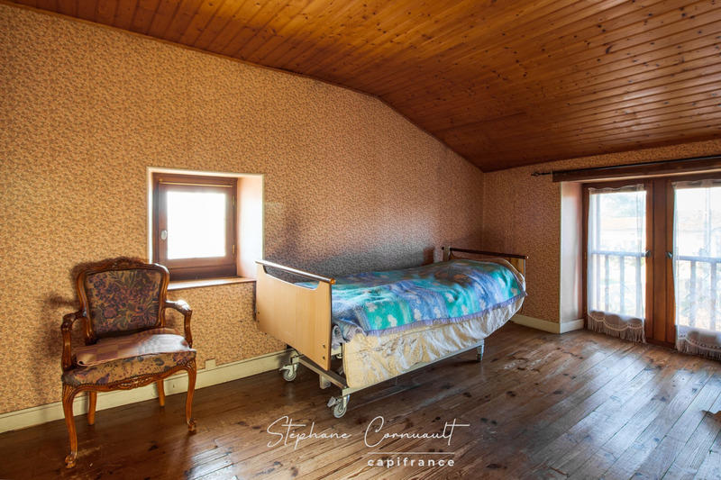 Maison - 236 m² - 8 pièces