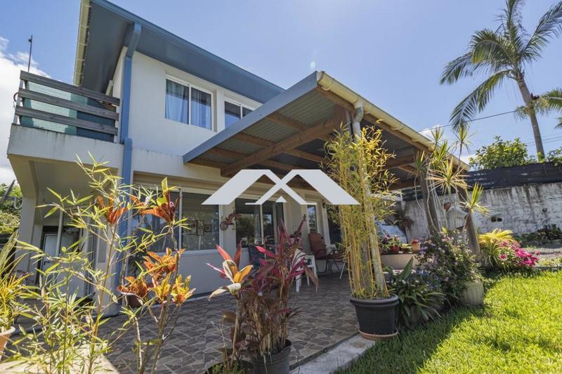 Maison - 250 m² - 9 pièces