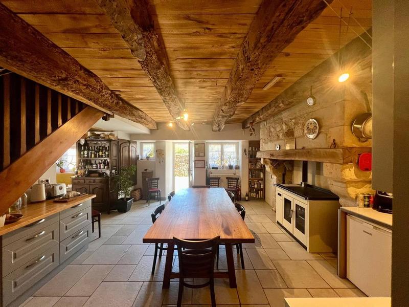 Maison traditionnelle - 440 m² - 13 pièces