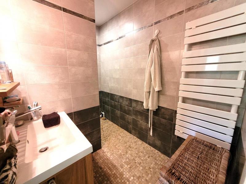 Maison - 250 m² - 11 pièces