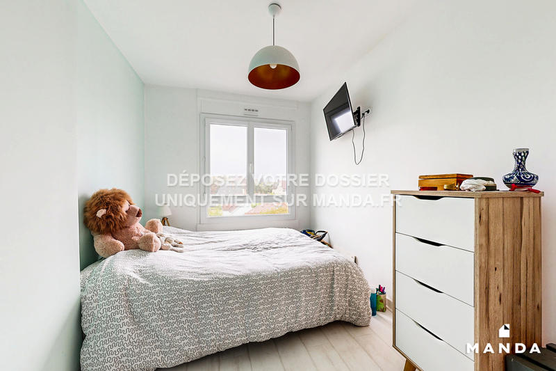 Chambre - 9 m² - 5 pièces