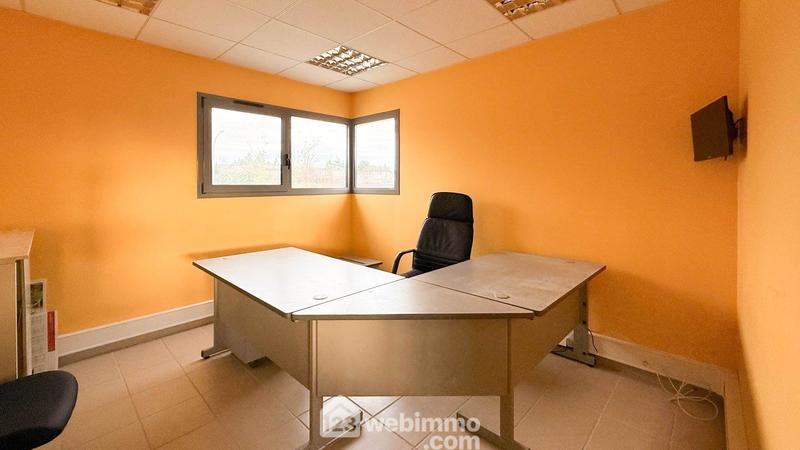 Local commercial - 230 m² - 7 pièces