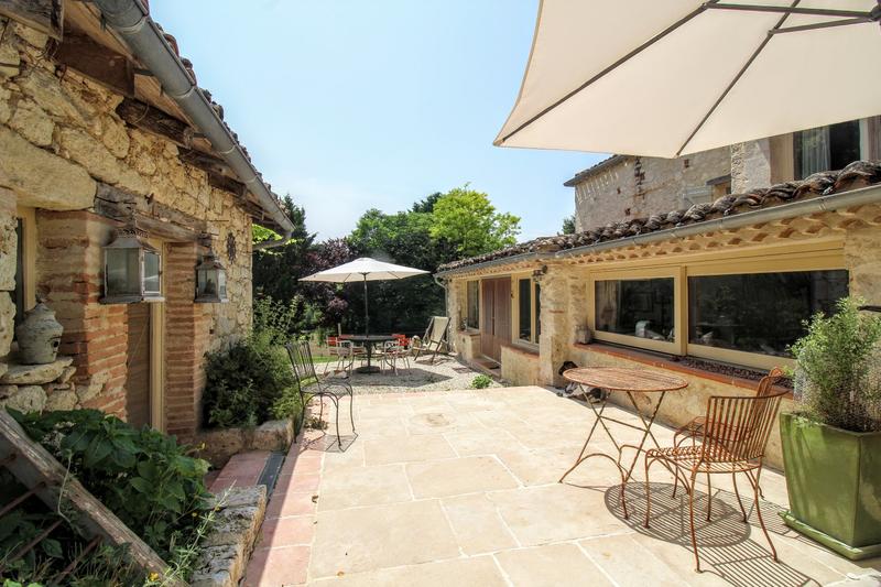 Corps de ferme - 319 m² - 9 pièces