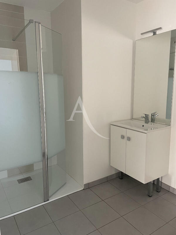 Appartement - 82 m² - 3 pièces