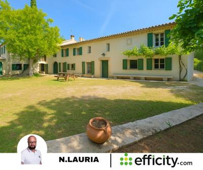 Maison - 185 m² - 9 pièces