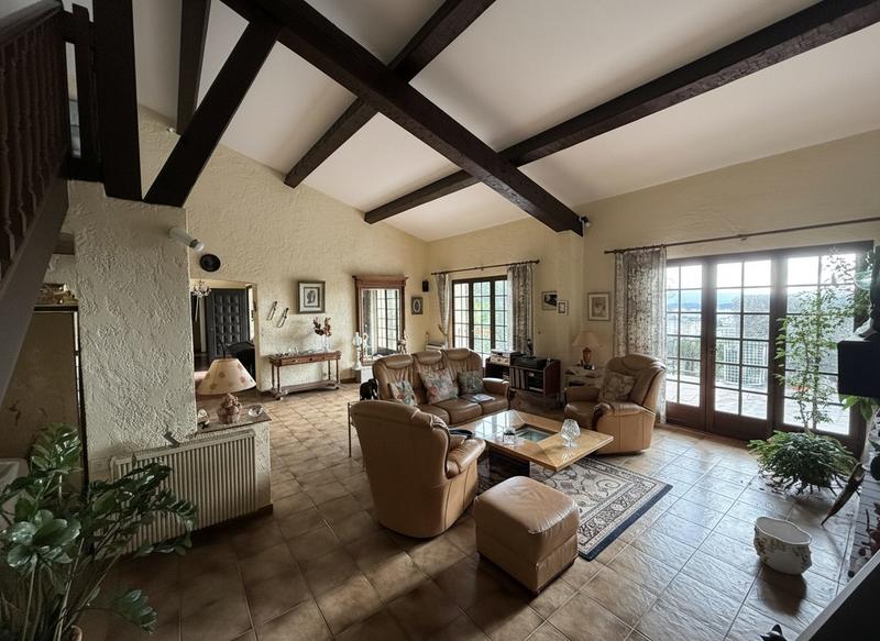 Maison - 189 m² - 6 pièces