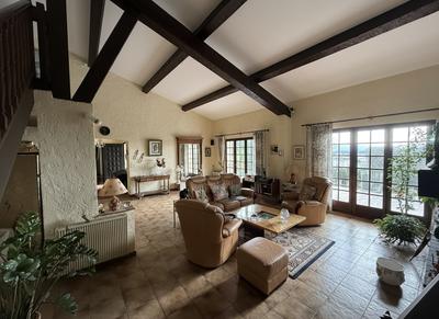 Maison - 189 m² - 6 pièces