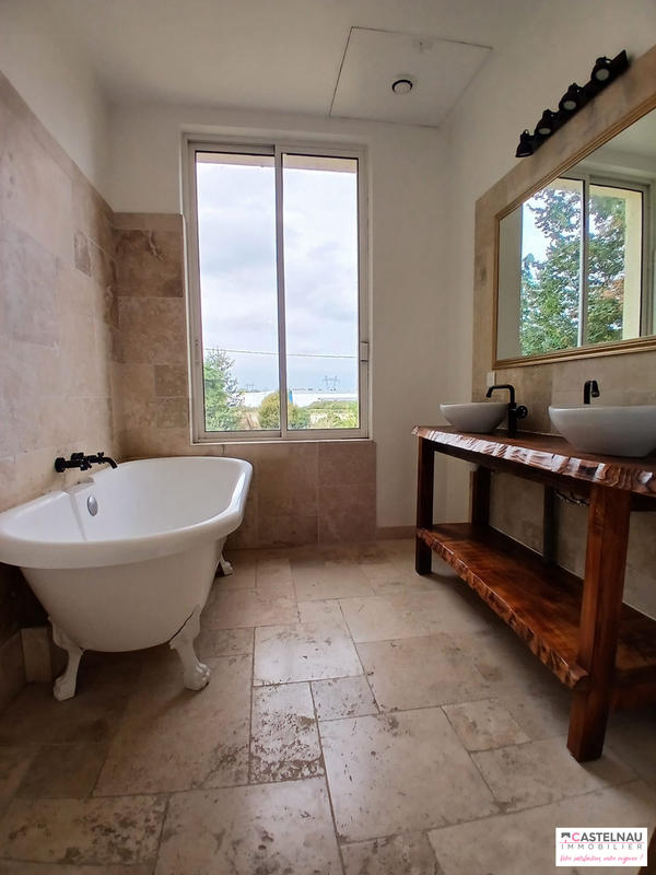 Maison traditionnelle - 182 m² - 6 pièces