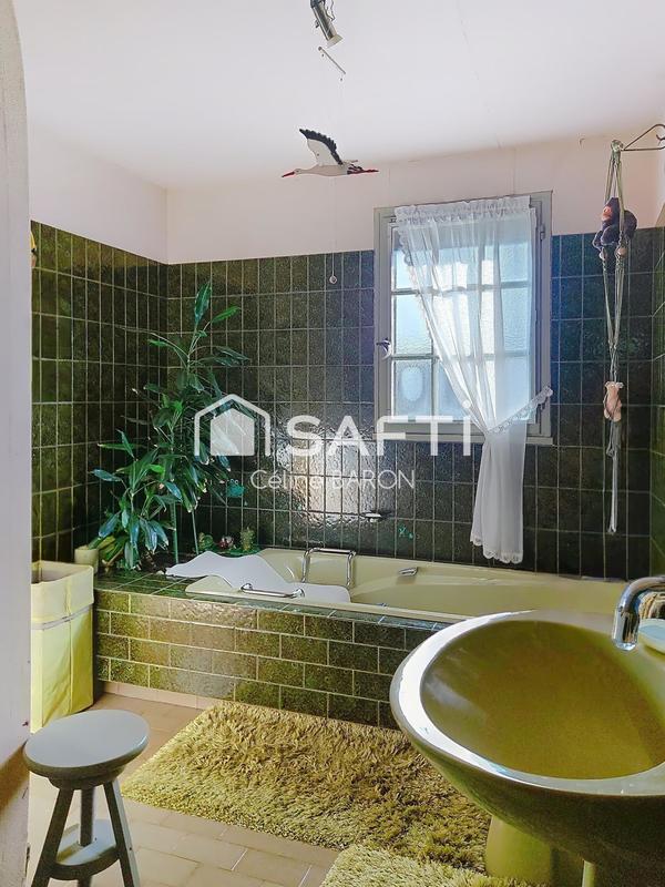 Maison - 208 m² - 9 pièces