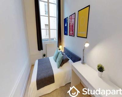 Chambre - 80 m² - 1 pièce