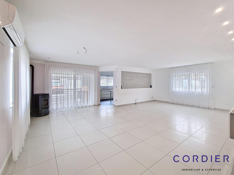 Appartement - 151 m² - 5 pièces