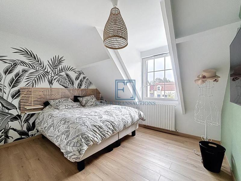 Maison - 211 m² - 9 pièces