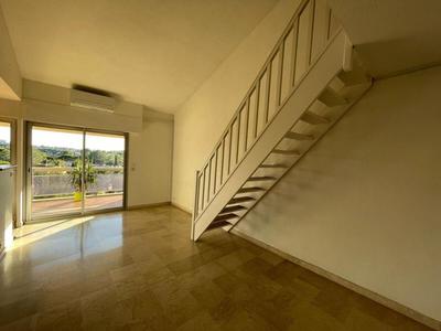 Appartement - 80 m² - 3 pièces