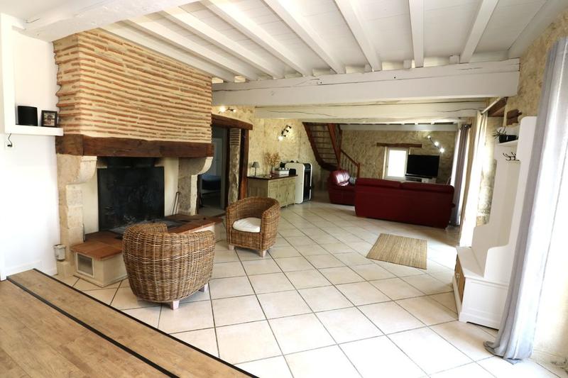 Maison - 281 m² - 8 pièces