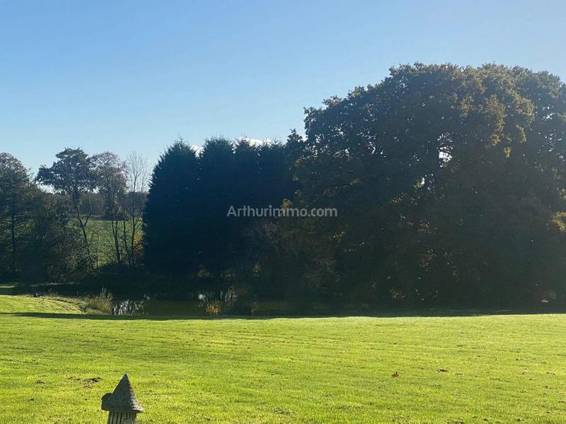 Maison - 330 m² - 10 pièces