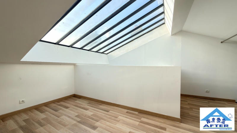 Maison - 239 m² - 8 pièces