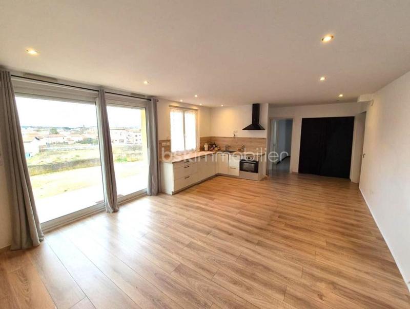 Maison - 216 m² - 7 pièces