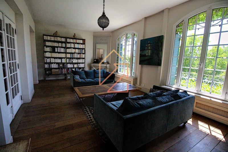 Maison - 230 m² - 6 pièces