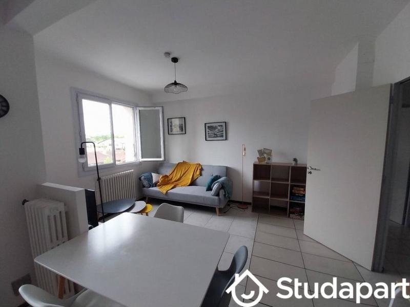 Chambre - 12 m² - 1 pièce