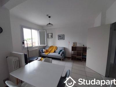 Chambre - 12 m² - 1 pièce