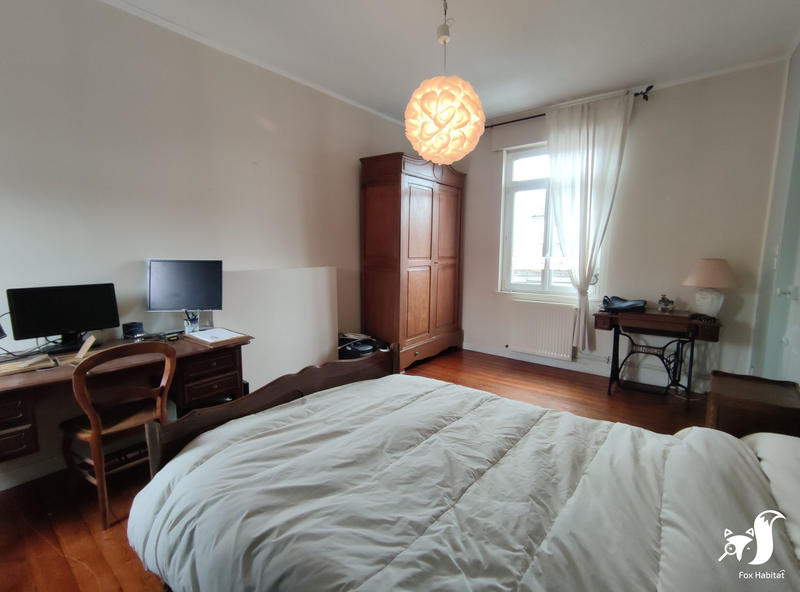 Maison - 212 m² - 9 pièces