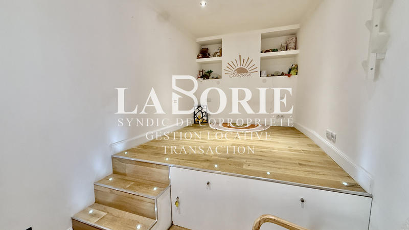 Appartement - 98 m² - 2 pièces