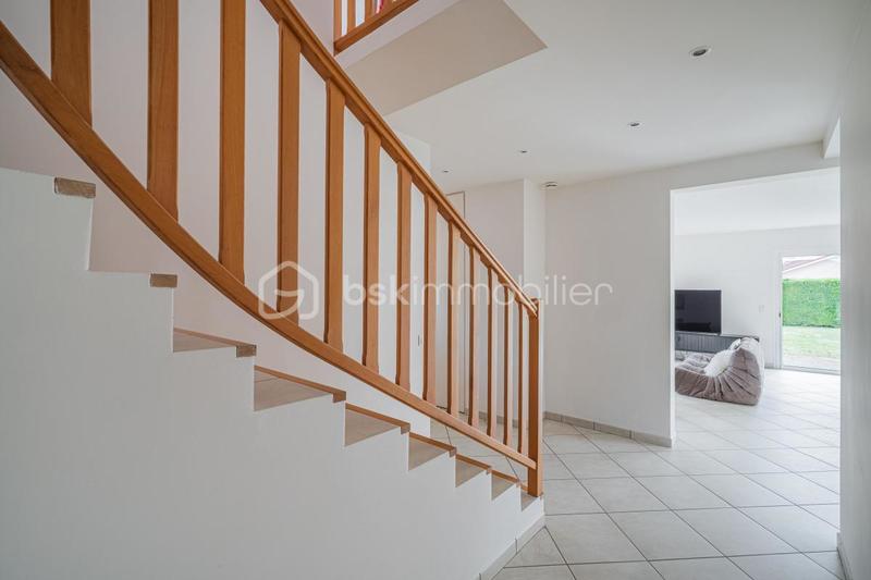 Maison - 143 m² - 5 pièces