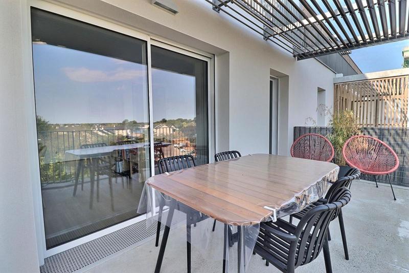 Appartement - 64 m² - 2 pièces