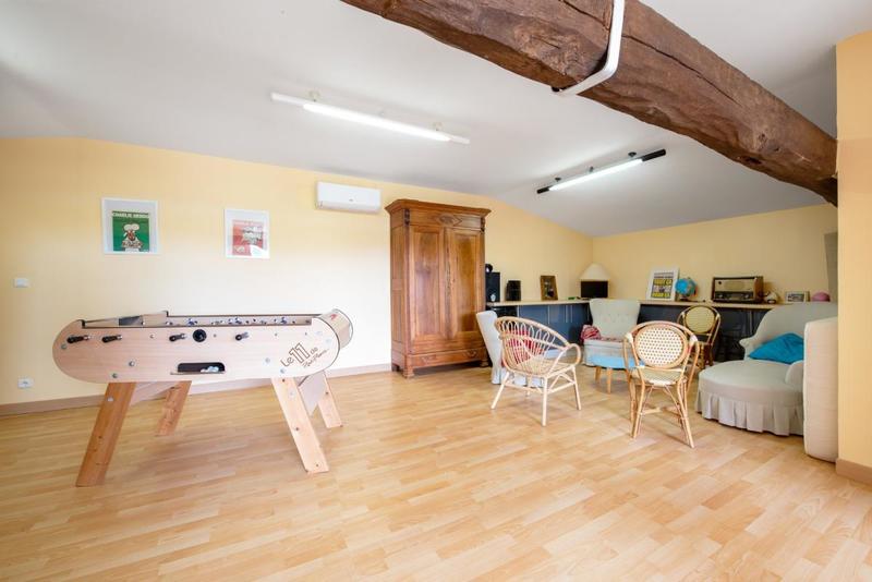 Propriété - 245 m² - 7 pièces
