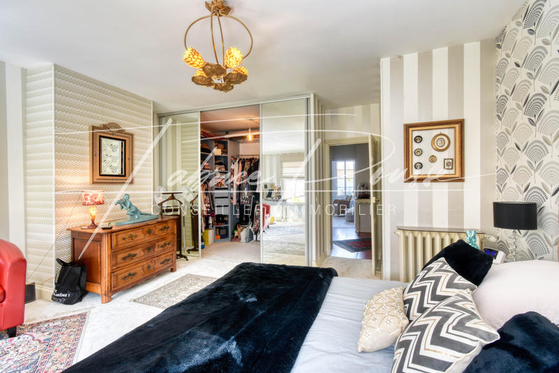 Maison - 203 m² - 7 pièces