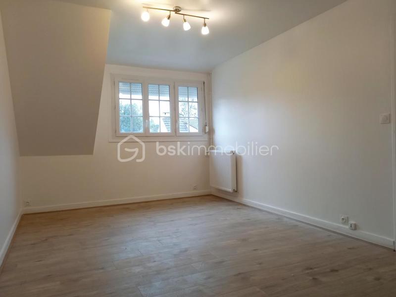 Maison traditionnelle - 121 m² - 6 pièces