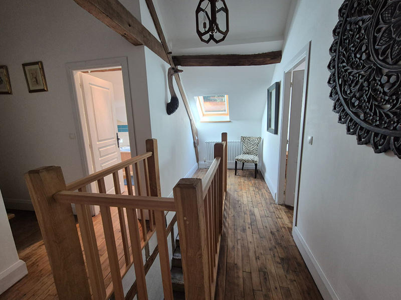 Maison - 265 m² - 9 pièces