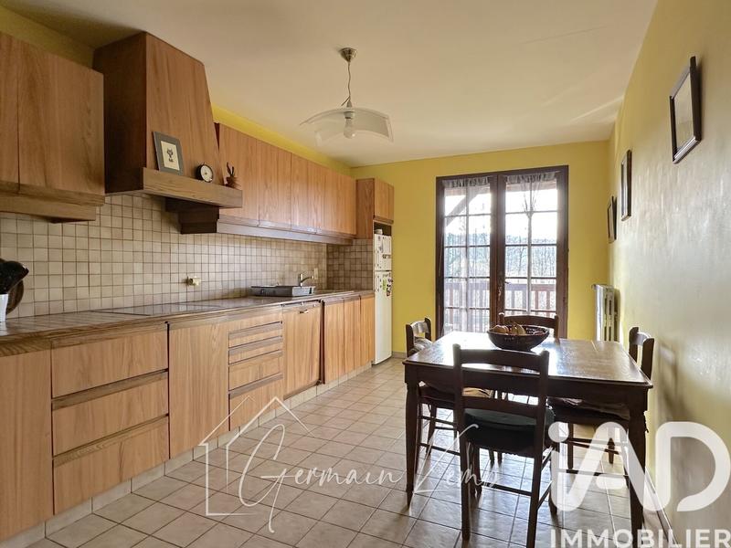 Maison - 214 m² - 7 pièces