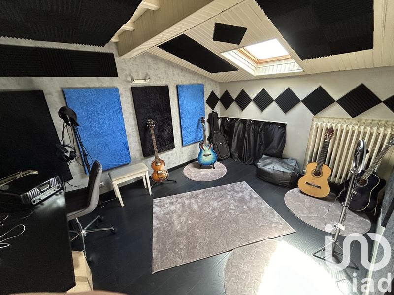 Maison - 99 m² - 6 pièces