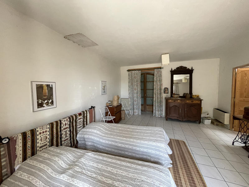 Maison - 280 m² - 14 pièces