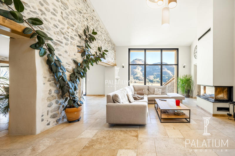 Mas - 243 m² - 6 pièces