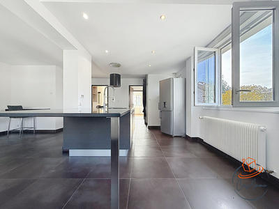 Appartement - 79 m² - 3 pièces