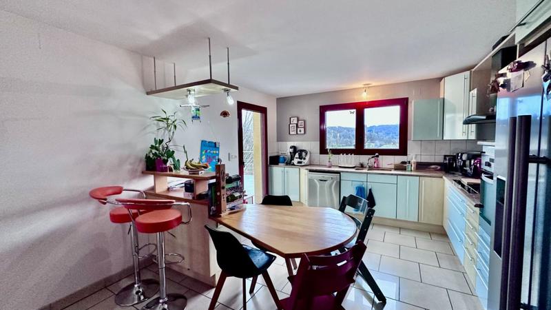 Maison - 185 m² - 6 pièces