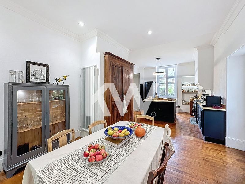 Maison - 205 m² - 7 pièces