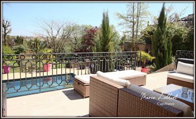 Maison - 370 m² - 11 pièces