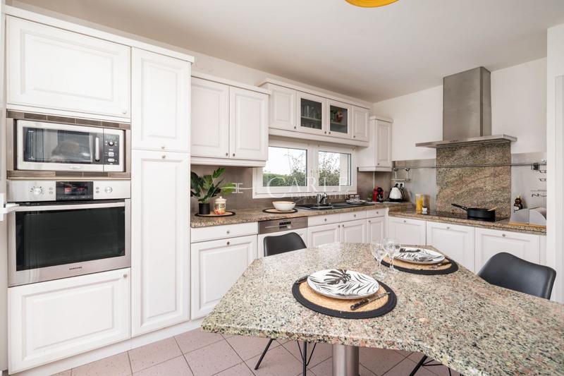 Villa - 207 m² - 9 pièces