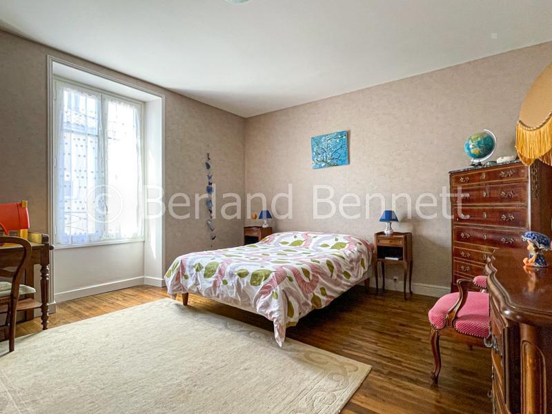 Maison de bourg - 207 m² - 8 pièces