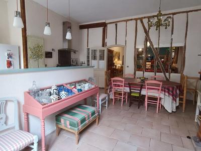 Maison - 229 m² - 7 pièces