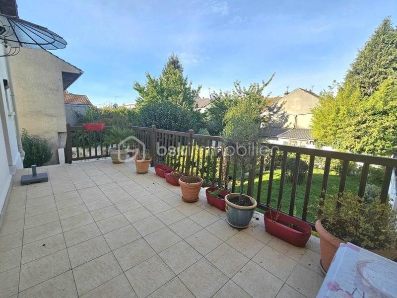 Pavillon - 100 m² - 5 pièces