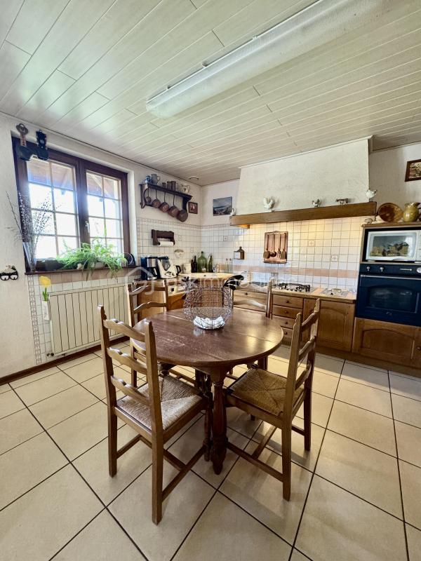 Maison traditionnelle - 160 m² - 8 pièces