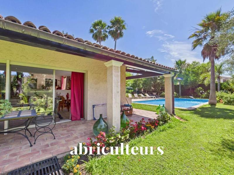 Maison - 276 m² - 7 pièces